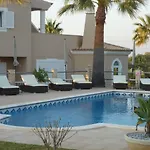 L'estaque Πανσιόν 4*