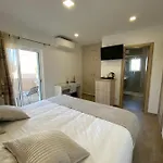 L'estaque Πανσιόν 4*